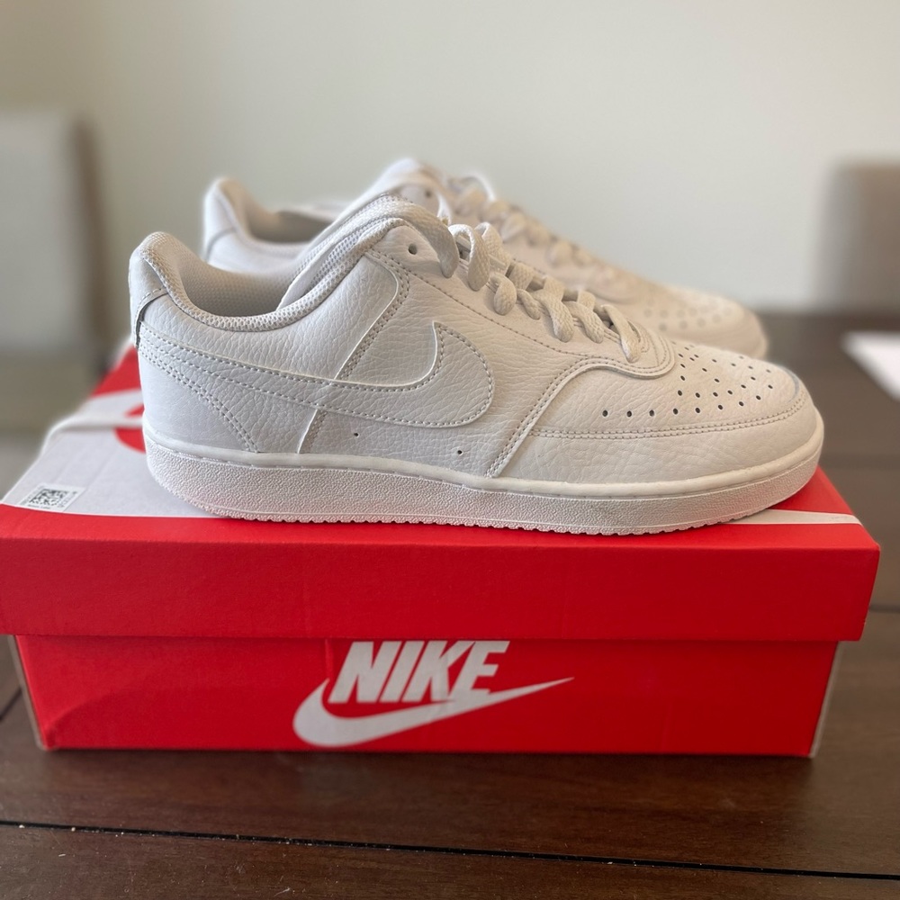 Like New white Nike Air Force